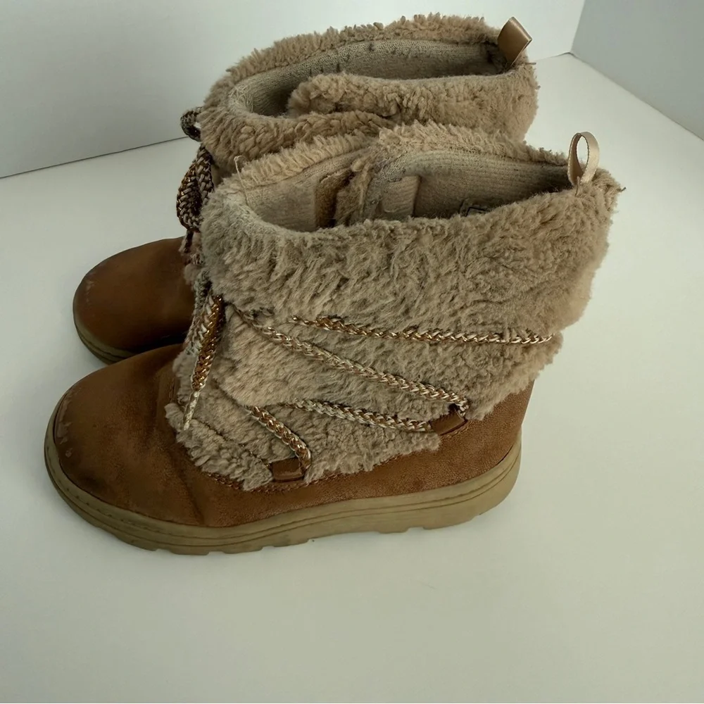 Carter's | Tan and Cream Fur-Lined Boots | Girl’s Size 10